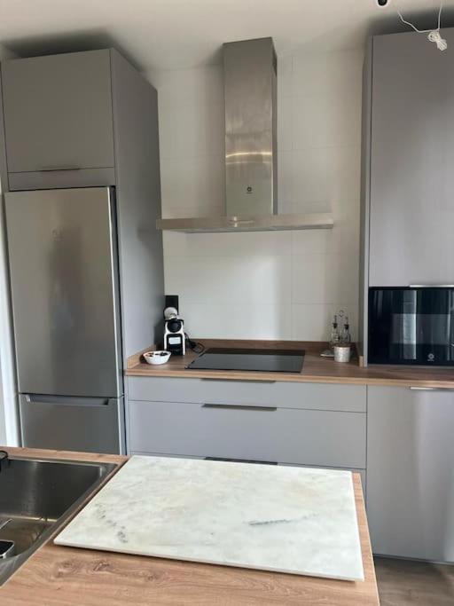 Piso Deluxe Con Balcon Cerca Del Casco Viejo Apartment Bilbao Luaran gambar
